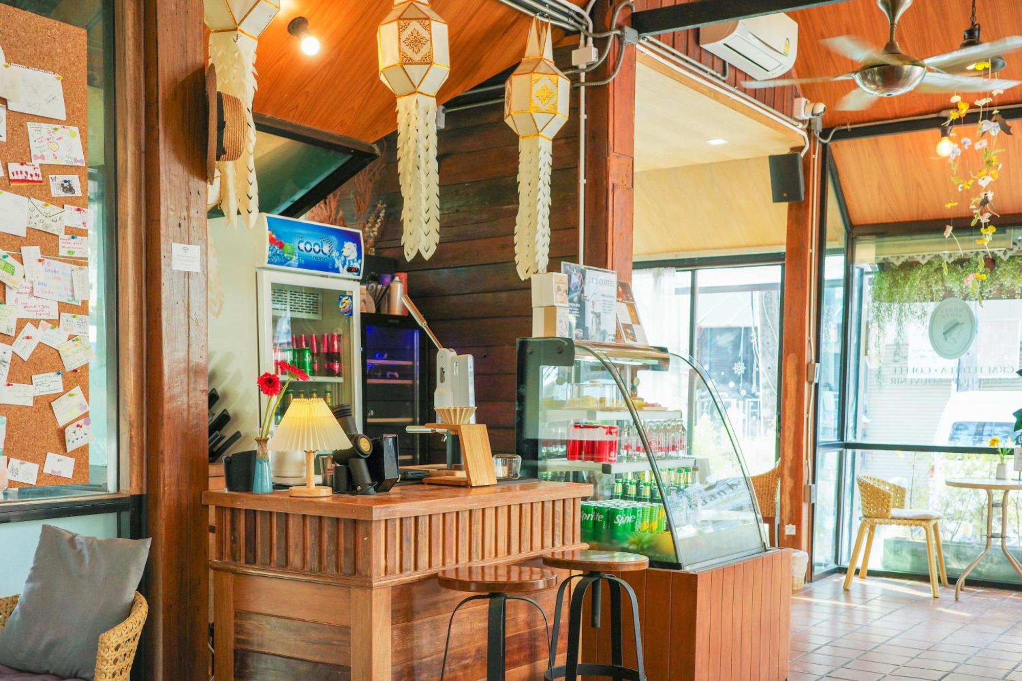 武里府画廊饭店 清邁 外观 照片