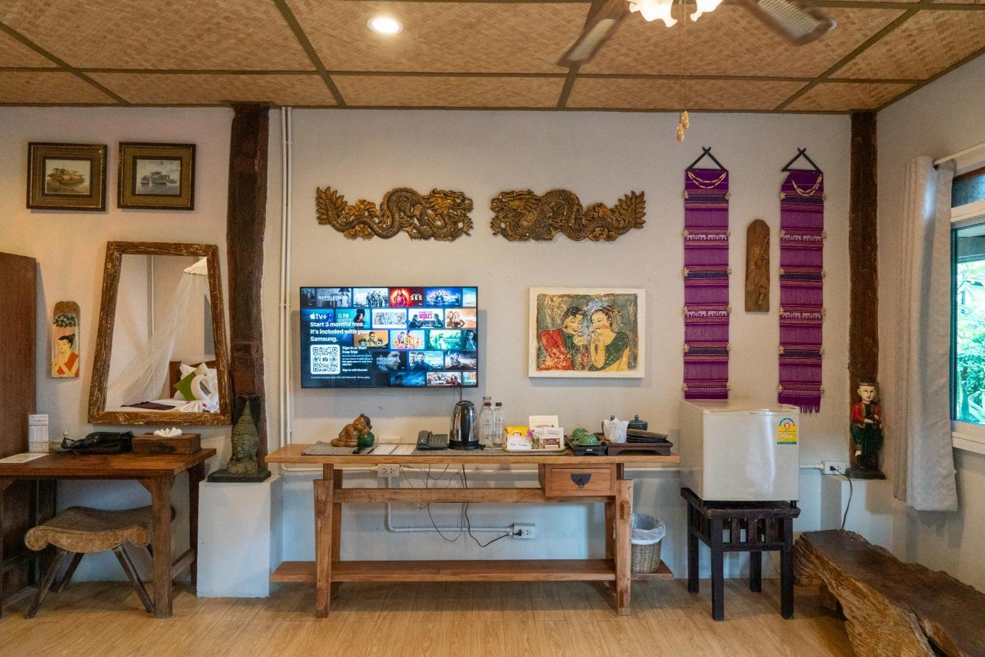 武里府画廊饭店 清邁 外观 照片